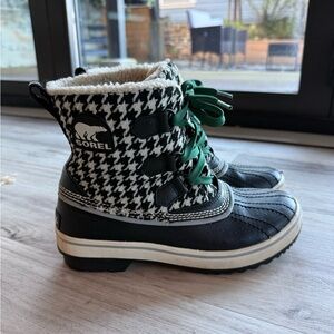 Sorel Womens Shoes Black and White